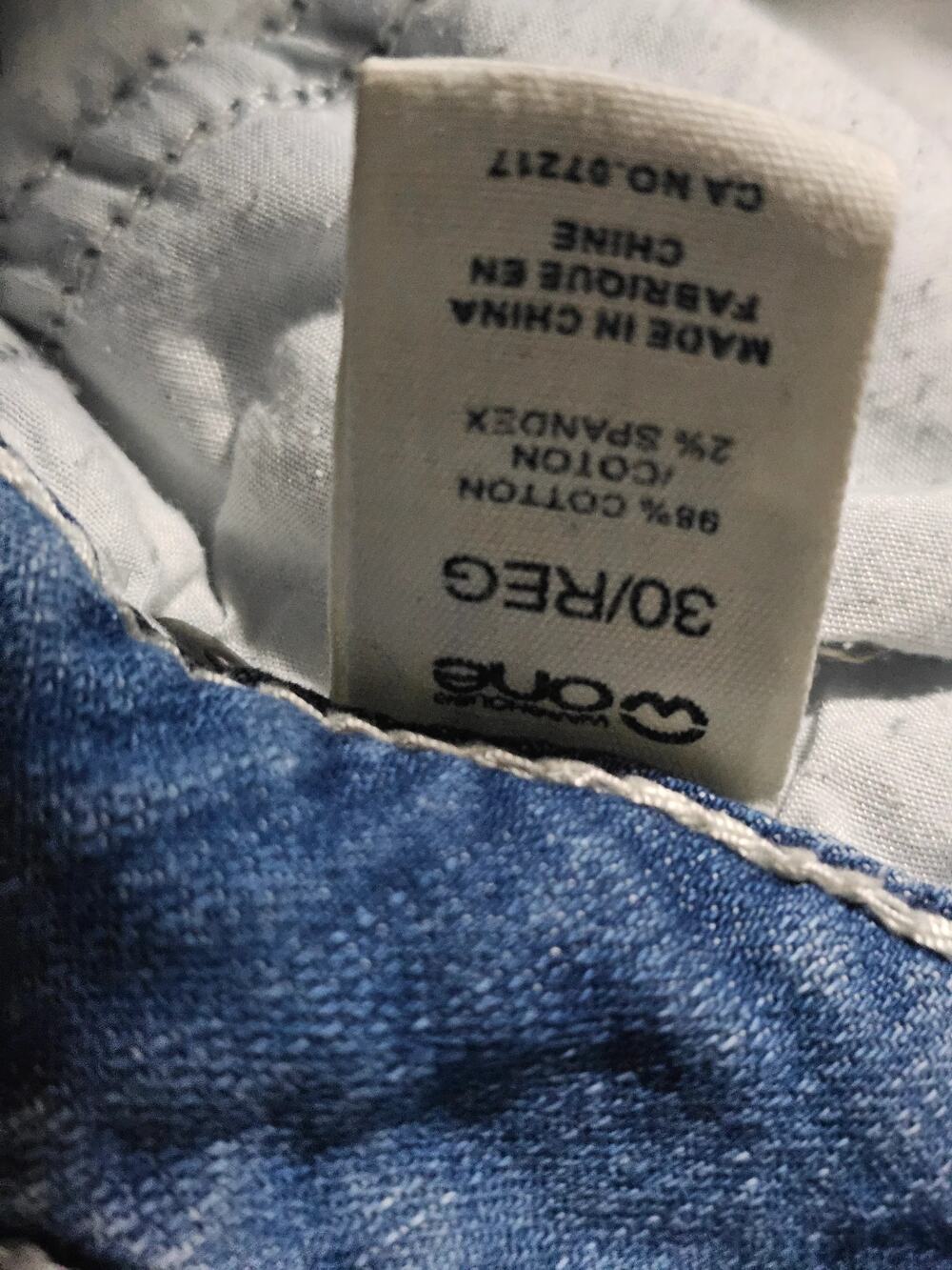 Men's Straight Fit Jeans, 98% Cotton 2% Spandex, Size 30, Classic Blue Denim